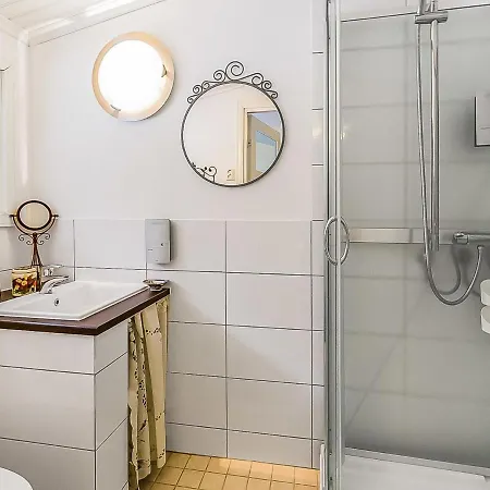 Holiday Home Paeaetalo- Moekkilomat Ja Perhejuhlat By Interhome