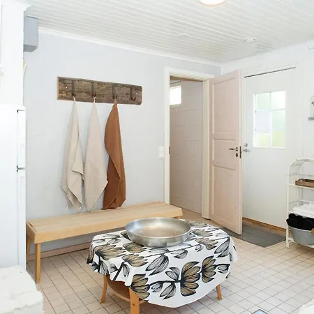 Dom wakacyjny Holiday Home Paeaetalo- Moekkilomat Ja Perhejuhlat By Interhome