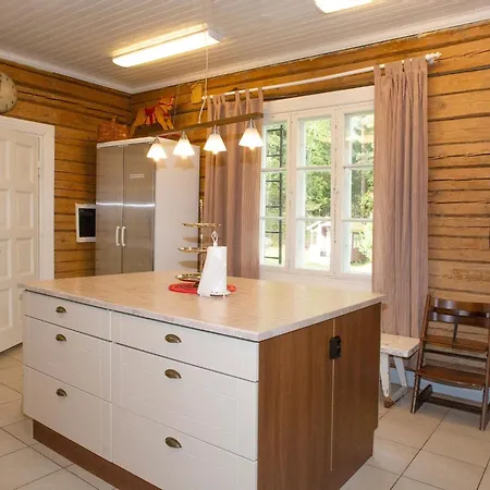 Hébergement de vacances Holiday Home Paeaetalo- Moekkilomat Ja Perhejuhlat By Interhome