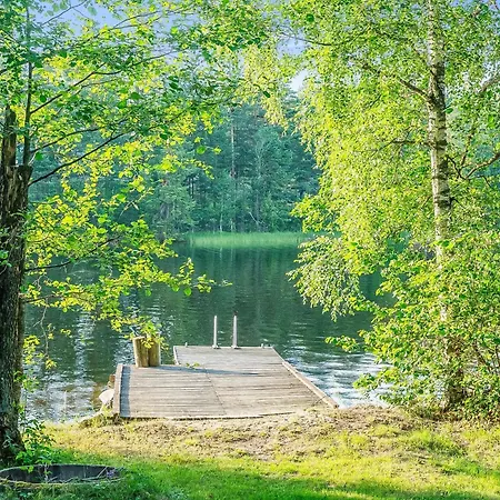 Dom wakacyjny Holiday Home Paeaetalo- Moekkilomat Ja Perhejuhlat By Interhome *