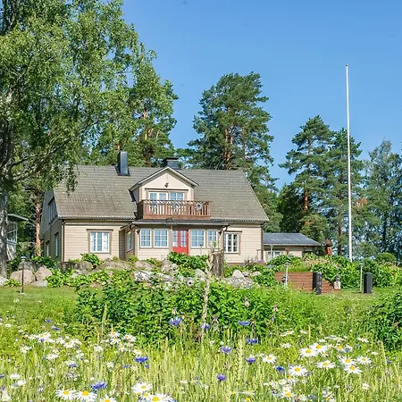 Casa vacanze Paeaetalo- Moekkilomat Ja Perhejuhlat By Interhome