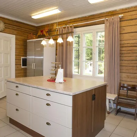Casa vacanze Paeaetalo- Moekkilomat Ja Perhejuhlat By Interhome